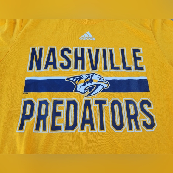 Nashville Predators large t-shirt - Picture 2 of 4